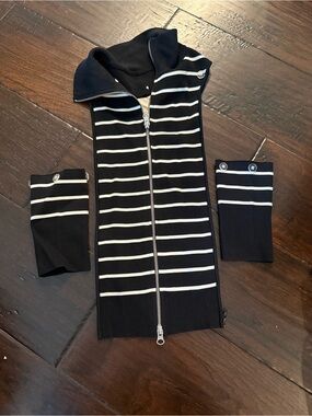 Veronica Beard black and white stripe Dickey with matching cuffs (hard to find)